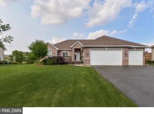 6476 Pheasant Hills Dr, Lino Lakes, MN 55038