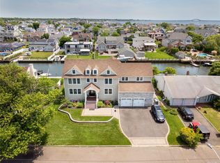 115 Midway St, Babylon, NY 11702