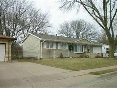 2601 Glenview Cir, Dubuque, IA, 52001