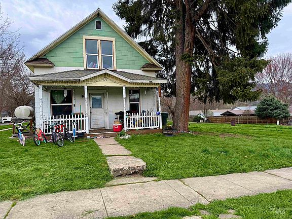 4th image of 601 Maple St