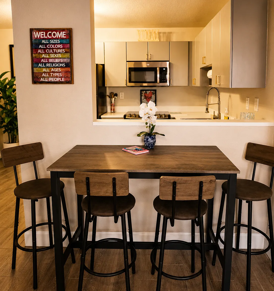 2 bed, 930 sqft, $1,750 — Photo 3