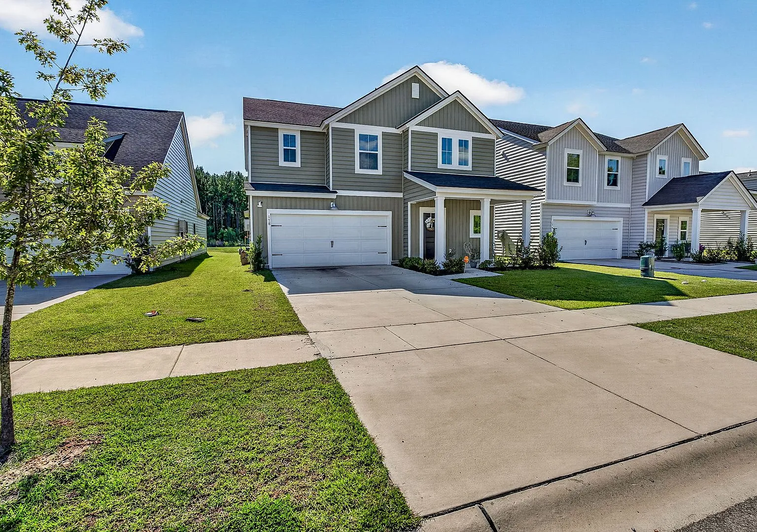 Spacious Modern Living in Summerville — Photo 2