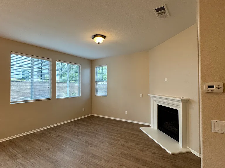 28512 Plymouth Way — Photo 25