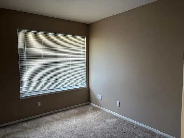 538 W Fargo St — Photo 5