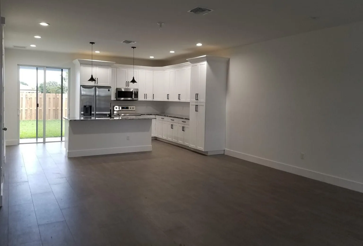 3 bed, 1500 sqft, $3,000 — Photo 2