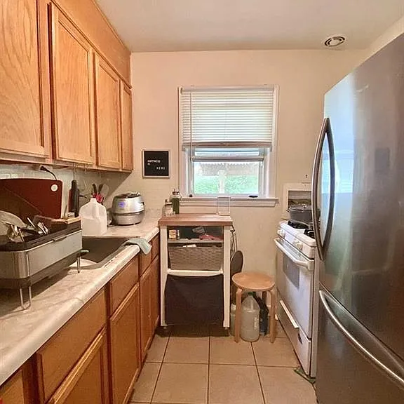350 Gilbert St #2 — Photo 8