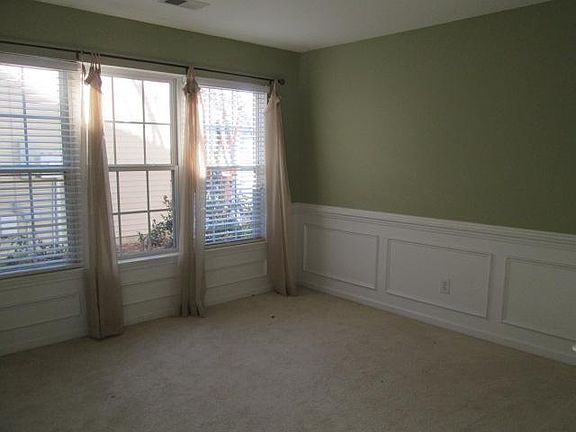 4th image of 109 Ashford Cir