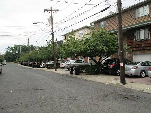 3 bed, 2.5 bath, $3,800 — Photo 3
