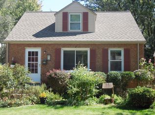 343 Huntmere Dr, Bay Village, OH