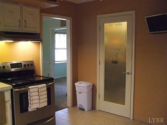 4th image of 224 Maple Hills Dr