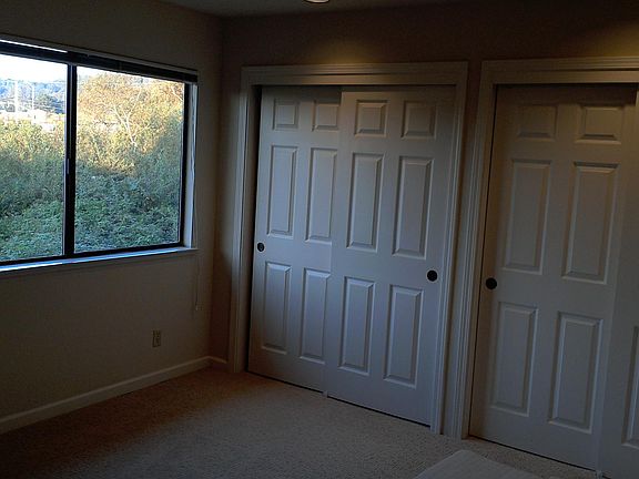5th image of 557 Willow Ave