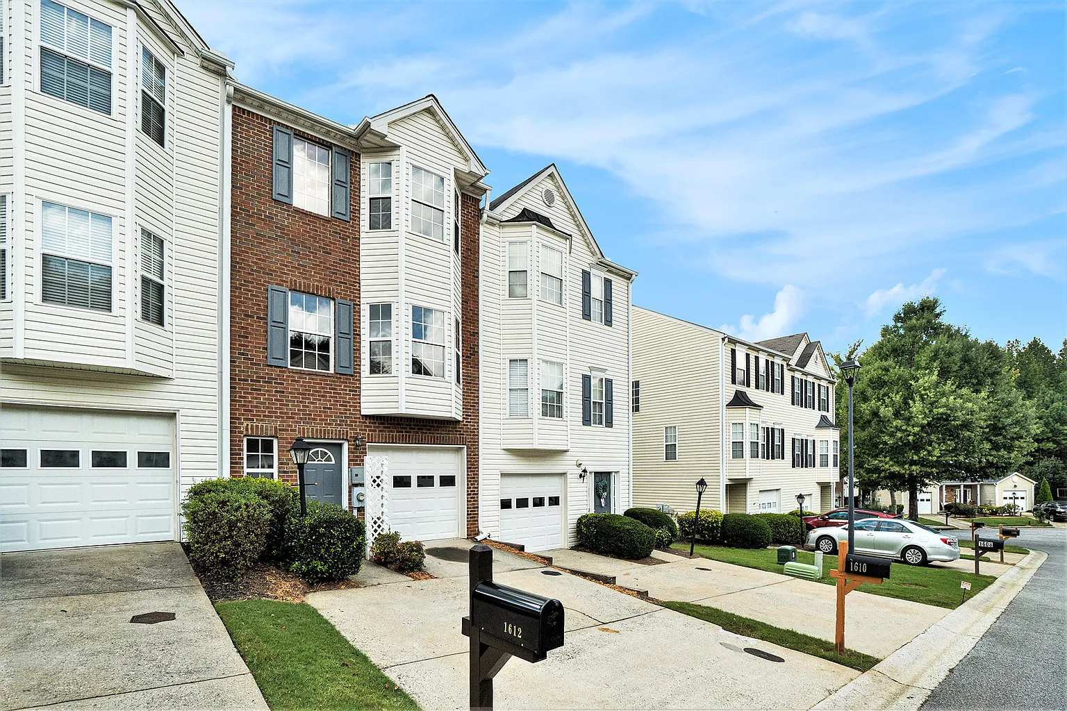 1612 Indian Way photo 1