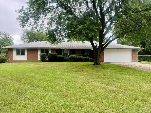 3011 Curtis Dr, Flint, MI 48507