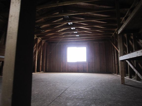 3rd image of 1836 County Road 370