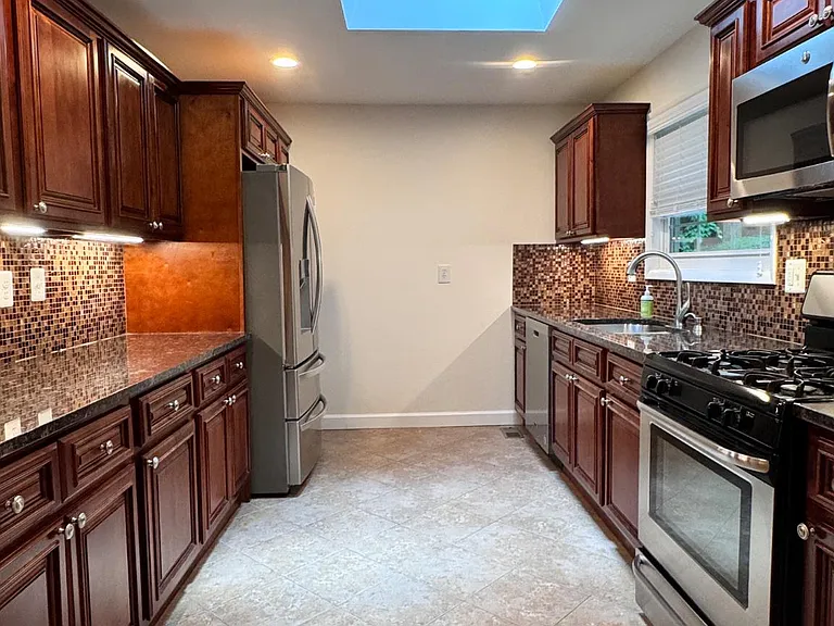 5104 Southampton Dr — Photo 10