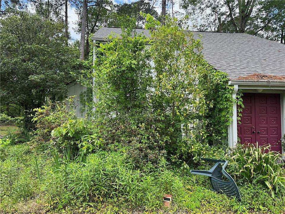 1st image of 126 Cedar Point Dr