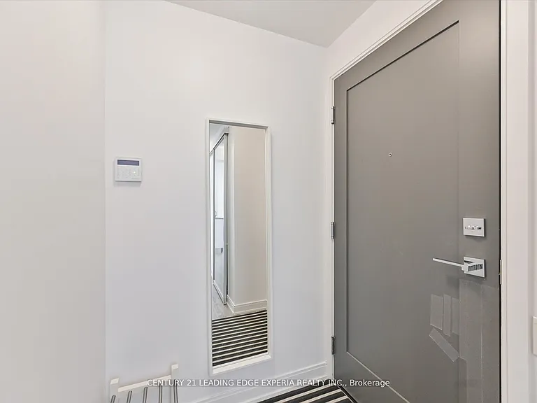 42 Charles St E #2309 — Photo 8