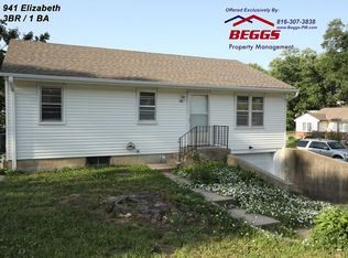 941 Elizabeth St, Liberty, MO 64068