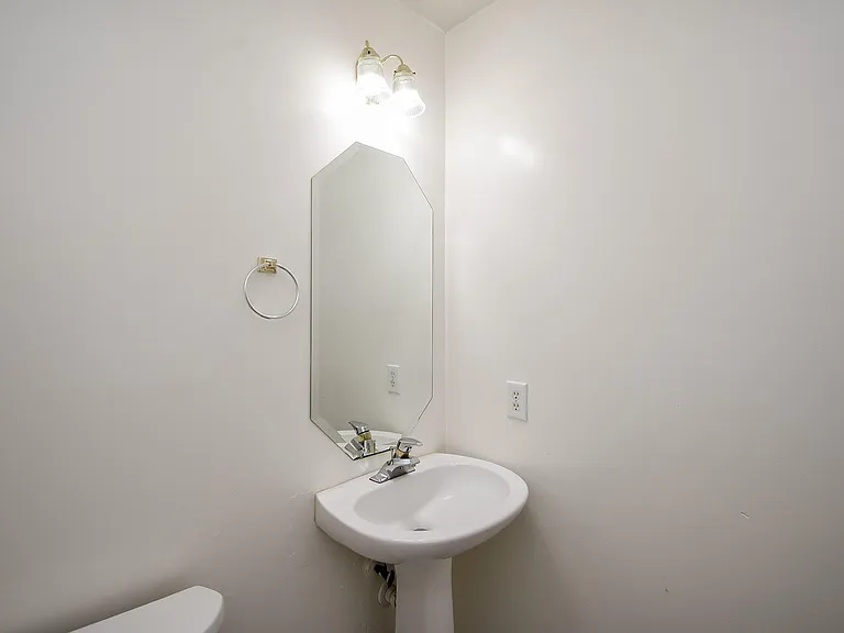 2719 Mossy Log Ct — Photo 34