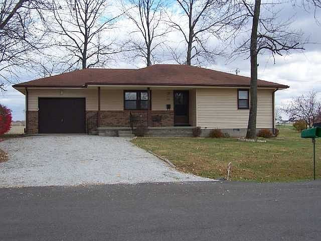1st image of 102 N Shady Ln