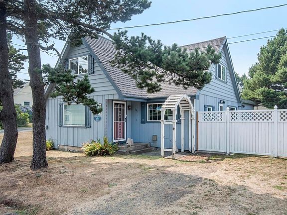 2nd image of 1431 SW Harbor Ave