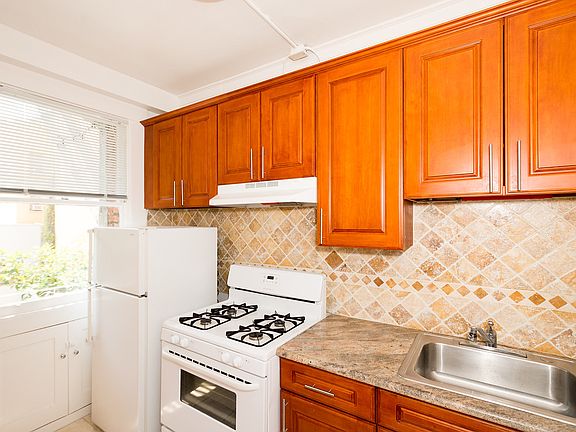 5th image of 721 Bush St #206A