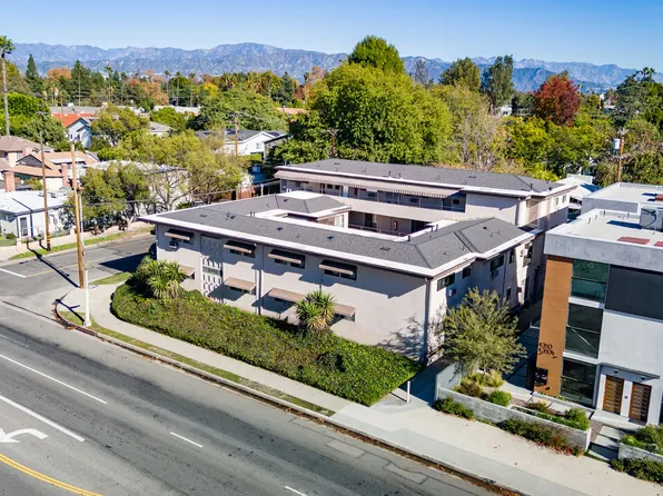 12070 Woodbridge St, Studio City, CA 91604