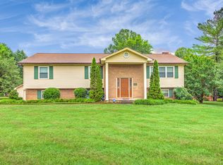 100 Brockton Ln, Oak Ridge, TN 37830