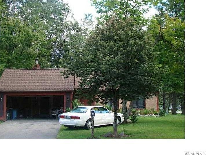 1st image of 11 Aster Pl