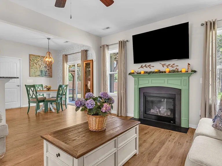 405 Belhaven Ct — Photo 24