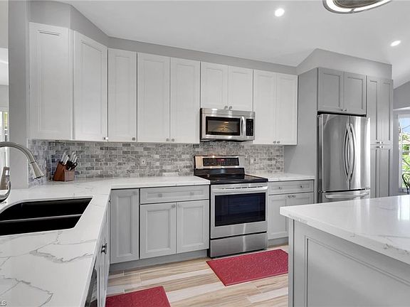 5th image of 3588 Corinthian WAY