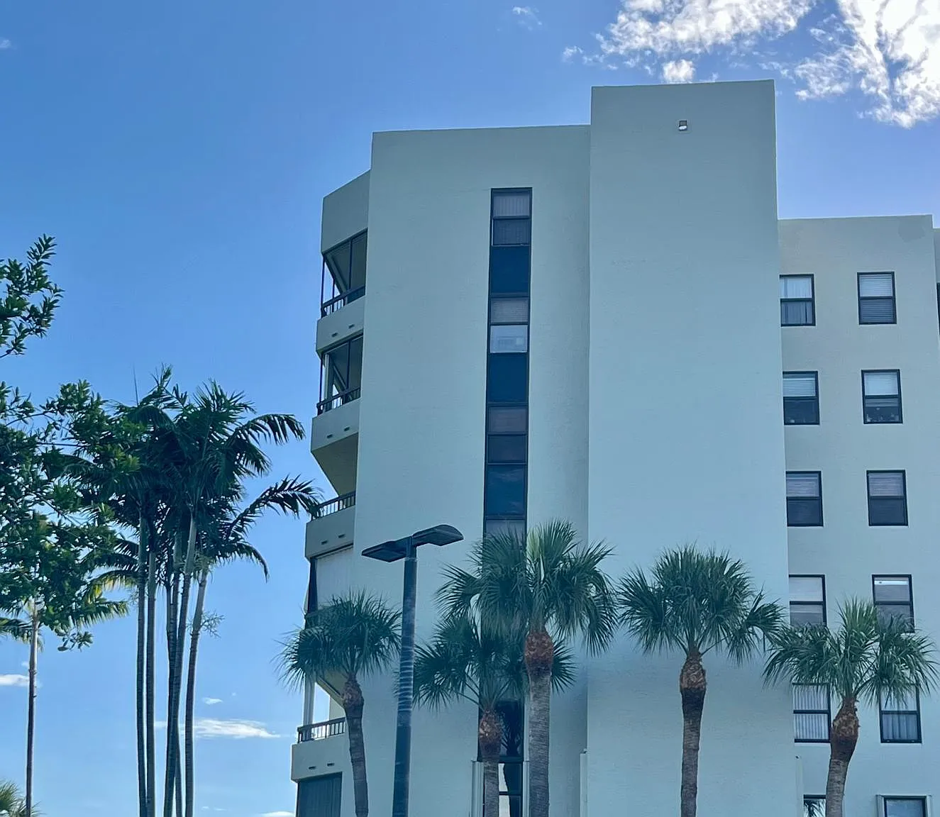 2 bed, 2.0 bath, 1310 sqft, $2,975 — Photo 3