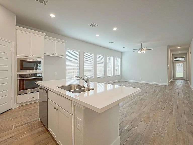 213 McCrea Ct — Photo 15