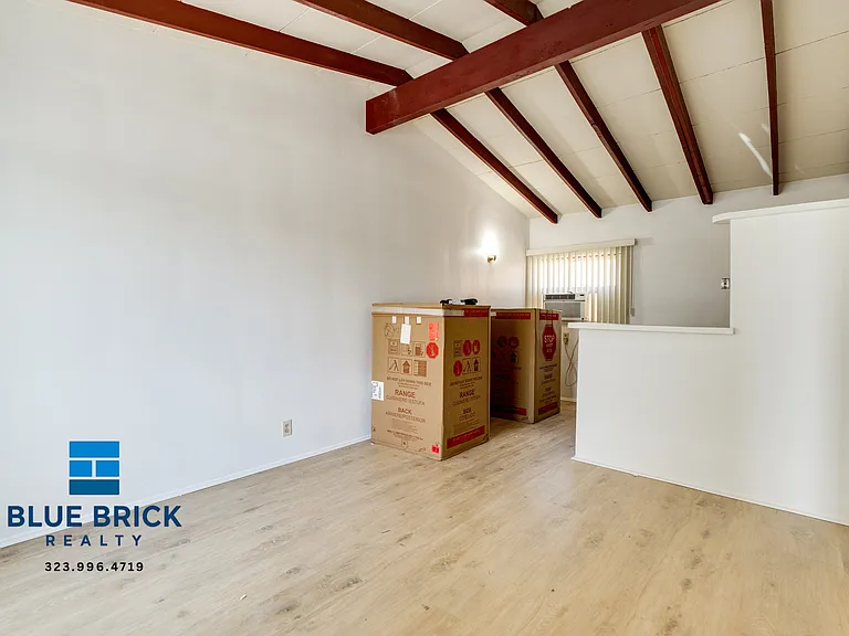 7910 Willis Ave #4 — Photo 12