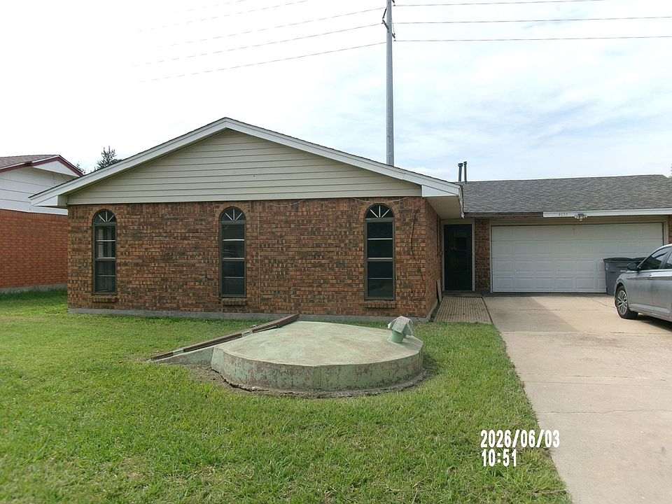 1st image of 4639 SE Brighton Pl