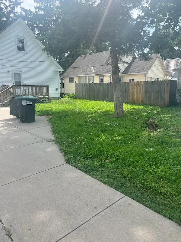4 bed, 1196 sqft, $1,875 — Photo 2