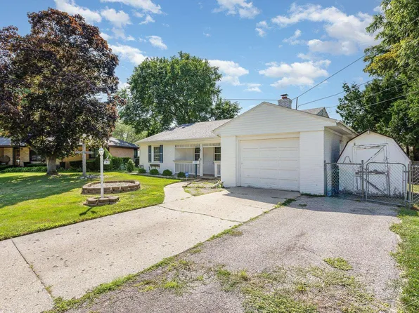 4 Roethke Ct, Saginaw, MI 48602