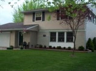 6733 Tyler St, Merrillville, IN 46410