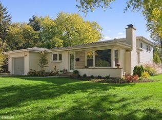 801 S Owen St, Mount Prospect, IL
