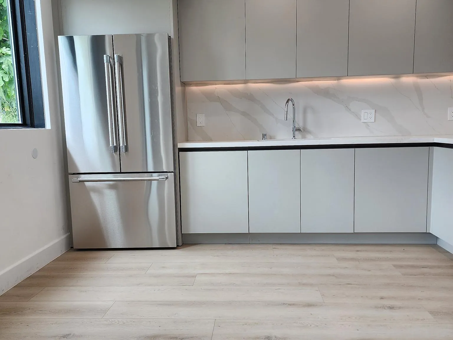 9806 Vidor Dr — Photo 3