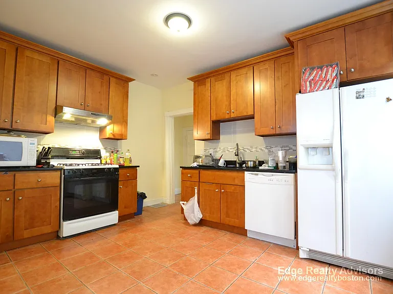 31 Newcastle Rd — Photo 1