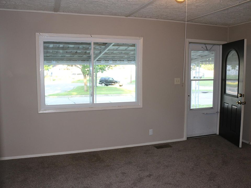1st image of 238 E Circle Dr