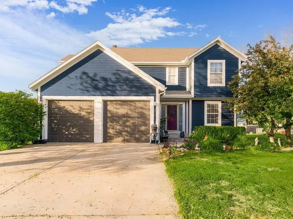 865 River Falls Rd, Edwardsville, KS 66111