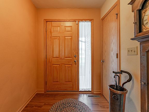 5th image of 716 Aspland Ct