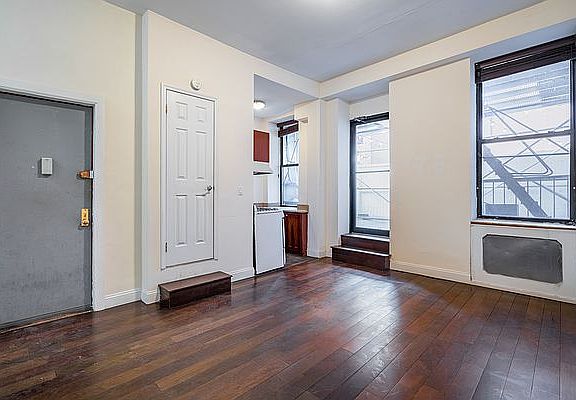 2nd image of 252 W 14th St APT 3