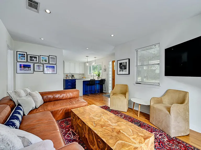 1709 Payne Ave — Photo 4