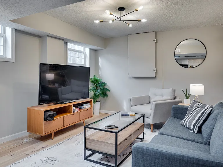 2506 Oakwood Ave #B — Photo 3