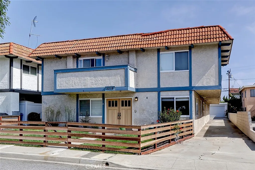 2 bed, 1.5 bath, 1060 sqft, $3,500 — Photo 1