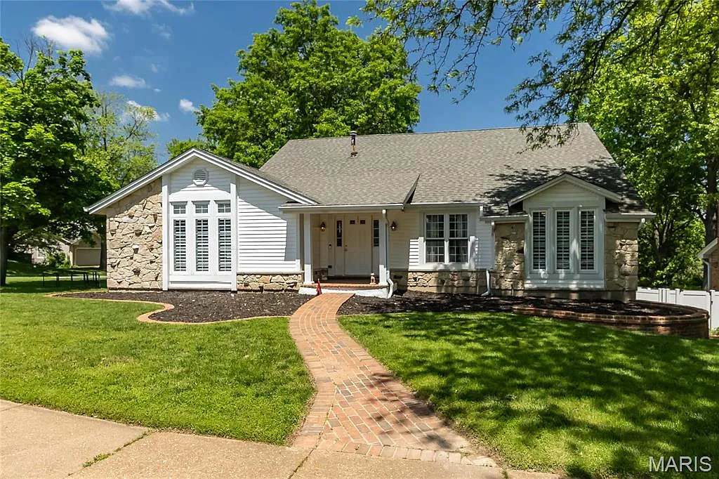 293 Oakleigh Woods Dr photo 1
