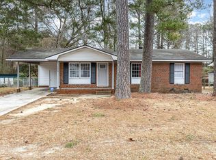 1935 Ashton Rd, Fayetteville, NC 28304